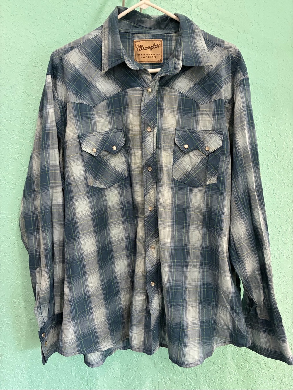 Wrangler Men's Blue and White Plaid Western Button-Down Shirt XL pearl snaps